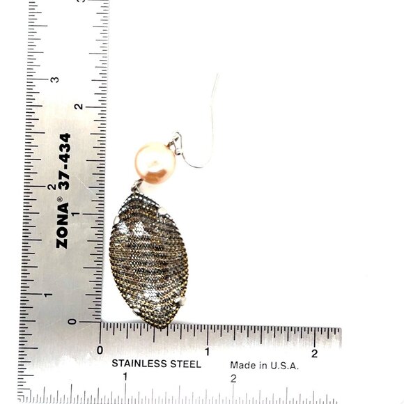 Pear Shaped Pearl Mesh Dangle Earrings - Picture 4 of 4